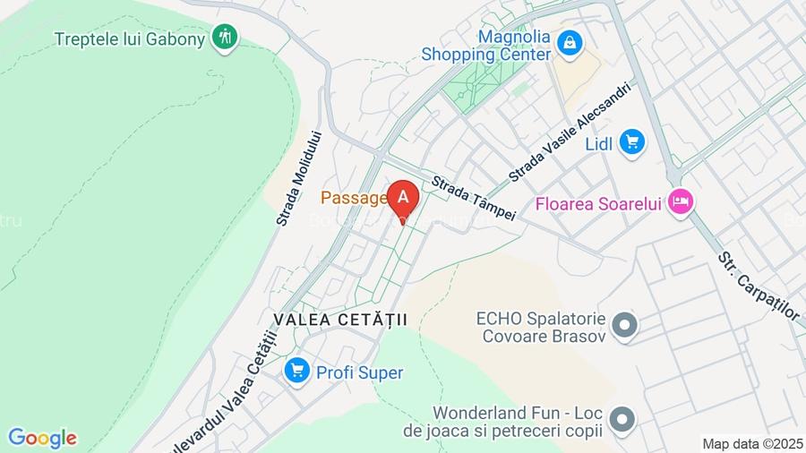 Racadau Spațiu vitrină mare și generoasă Racadau Spațiu vitrină mare și generoasă