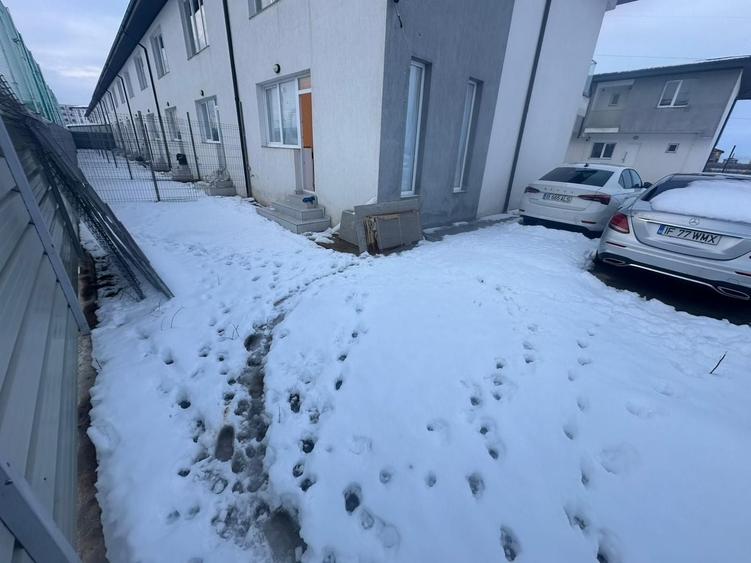 CASA INSIRUITA RIVIERA PARK, PARTIAL MOBILATA, CURTE 150 MP, COMIS 0% - 18