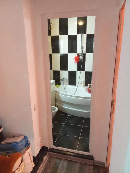 Vanzare Apart. 2 cam. cf. 1 semidecomandat, etajul 4 din 4, mobilat si utilat Bld. Independentei - 1