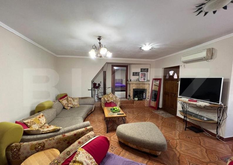 Casa P comercial/1E+M apartament, 3 camere, 333 mp, zona C - 11