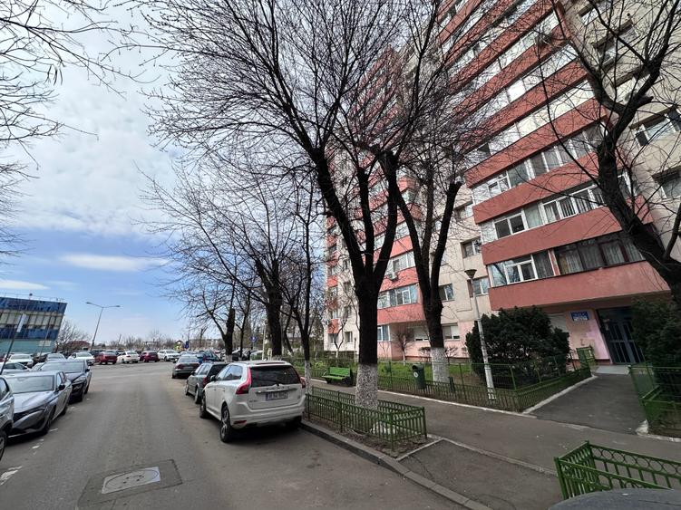 Apartament de 3 camere decomandate. - 2