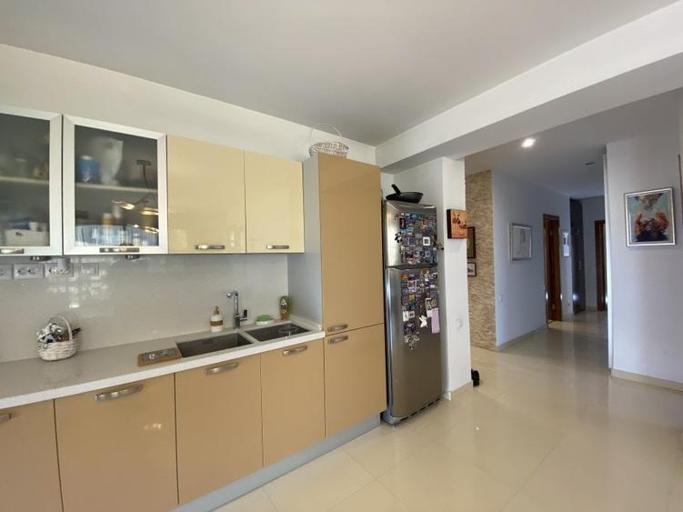 Apartament 4 camere bloc boutique si terasa de 25m - 33