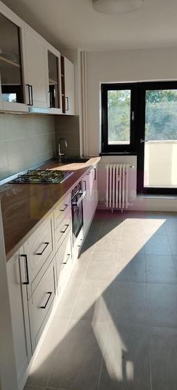 Vanzare apartament 3 camere in zona Unirii-Dambovita - 1