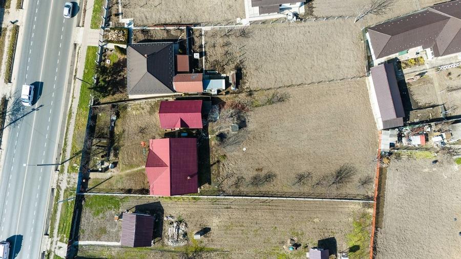 Casă de Vânzare, 3 Camere, 1577mp Teren la E58 - Lețcani, Iași - 10