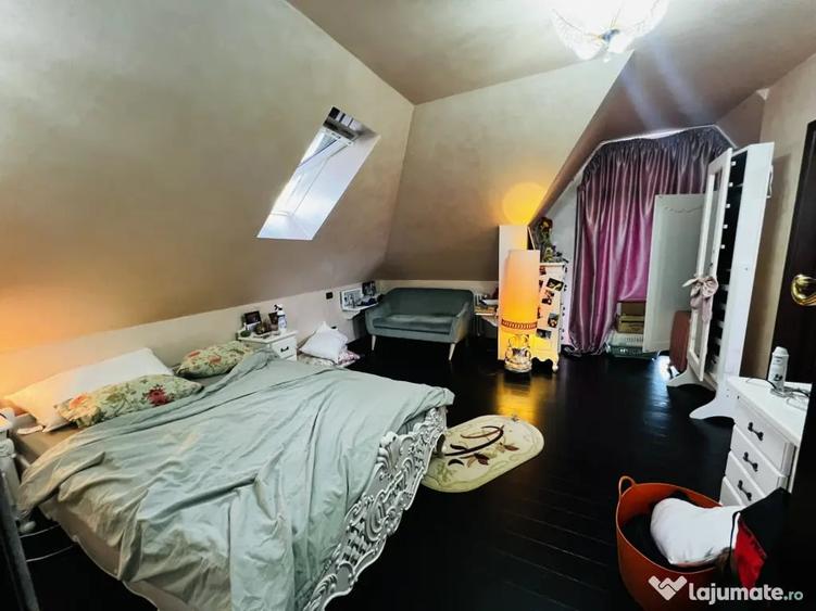 Casă cu 7 camere cu Teren 826 Mp în Dumbrăvița