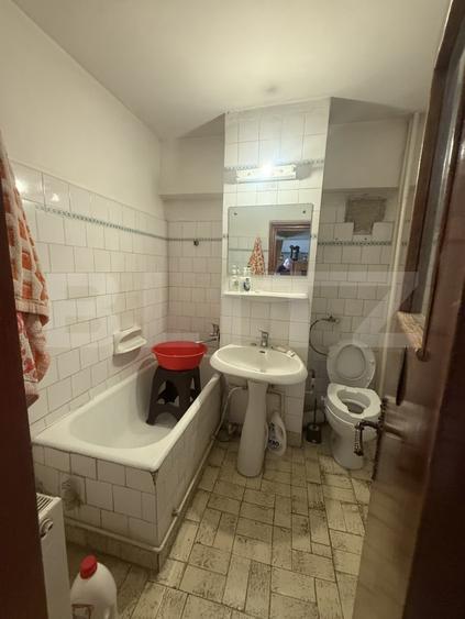 Apartament cu 4 camere decomandat, mobilat în Ultracentral