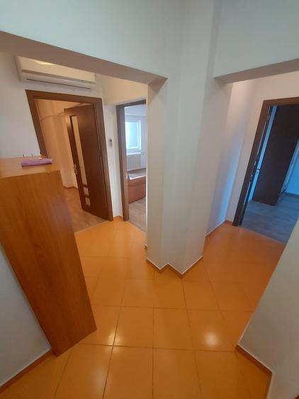 Inchiriere 3 camere Parcul Crangasi vedere Lacul Morii - 11