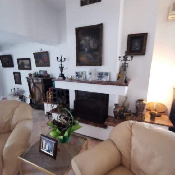 vila cu scara interioara, semineu,terasa mare, strada linistita - 3