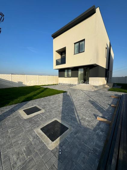 Casă individuală modernă – 110 mp utili + 180 mp curte Casă individuală modernă – 110 mp utili + 180 mp curte