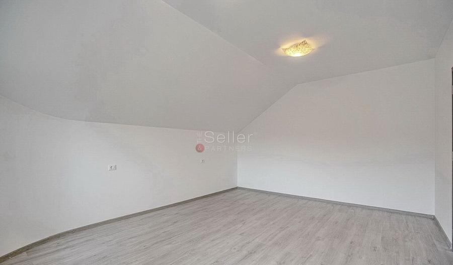 Zona Linistita Structura Generoasa - 25