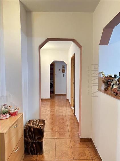 SAGULUI - 3 Camere - Decomandat - Centrala proprie - Bloc anvelopat - 7