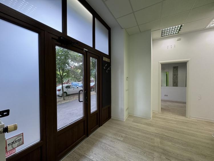 Spatiu Comercial cu vitrina- Zona Modern, Comision 0 - 3