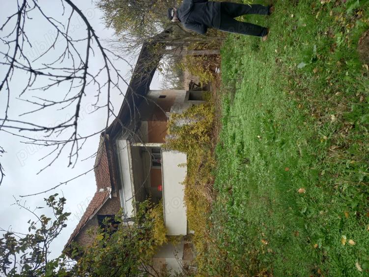Vand casa in localitatea Scorusu,5 km distanta de Turceni,3 camere plus baie ?i bucatarie, livada cu - 3