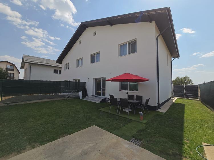 Duplex cu perete dublu- 4 camere - 2 bai - apa curenta - canalizare - pod - 11