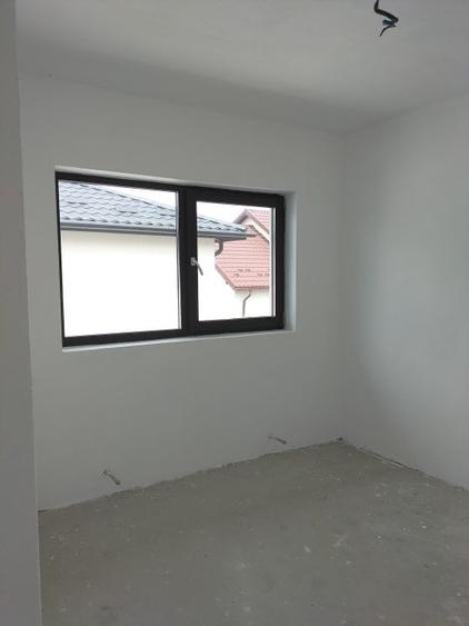 De v&acirc;nzare vilă situată &icirc;n zonă rezidențială a orașului Mioveni. - 7