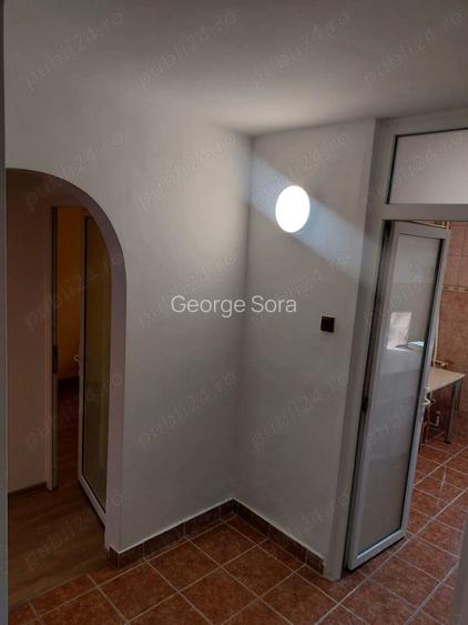 Inchiriez Vand apartament Inchiriez Vand apartament