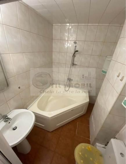 Apartament 1 camera decomandat etaj 1 Gara 380 euro - 8