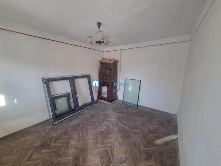 Casa de vanzare cu 4 camere si anexe in Fagaras. - 4