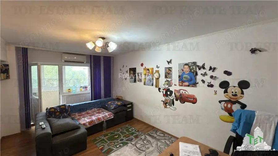 Apartament 3 camere 2 bai bloc 1984 zona metrou 1 Decembrie 1918 Apartament 3 camere 2 bai bloc 1984 zona metrou 1 Decembrie 1918