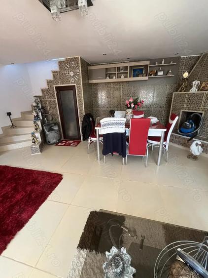 COMISION 0 Casa P+1 2 intrari 7 camere 4 bai teren total 861 mp Poroinica - 9