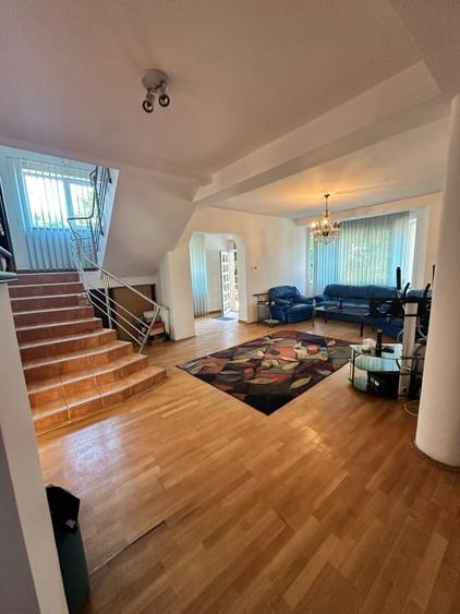 Oportunitate de investiție! Casă de vanzare, cu 8 camere, 382 mp, zona Gruia - 3