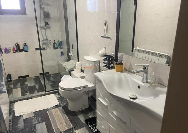 Casa de vanzate in Campineanca , parter etaj, 360 mp utili ,