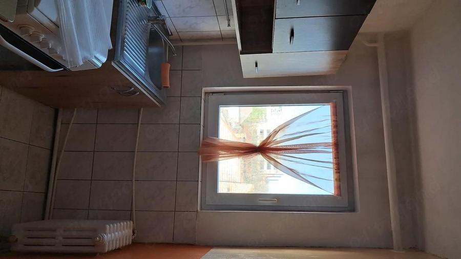 Proprietar inchiriez ap in Complex - 2 cam nedecomandat - 2