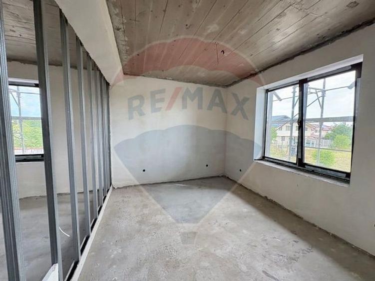 Vila frumoasa cu 5 camere, 700 mp currte si pompa de caldura - Saftica - 11