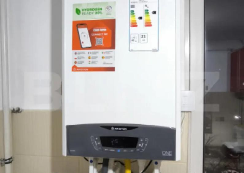 Apartament 2 camere, decomandat, etaj intermediar, zona Poli - 1