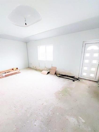 Vila P + 1 si  teren atat ptr.bussines cat si ptr locuit Onesti - 9