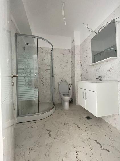 Garsonieră decomandată, etaj 2, bloc nou, M. Apărătorii Patriei - 4