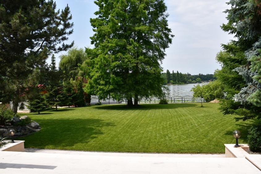 DIRECT PROPRIETAR-VILĂ DEOSEBITĂ PE MALUL LACULUI SNAGOV - 1