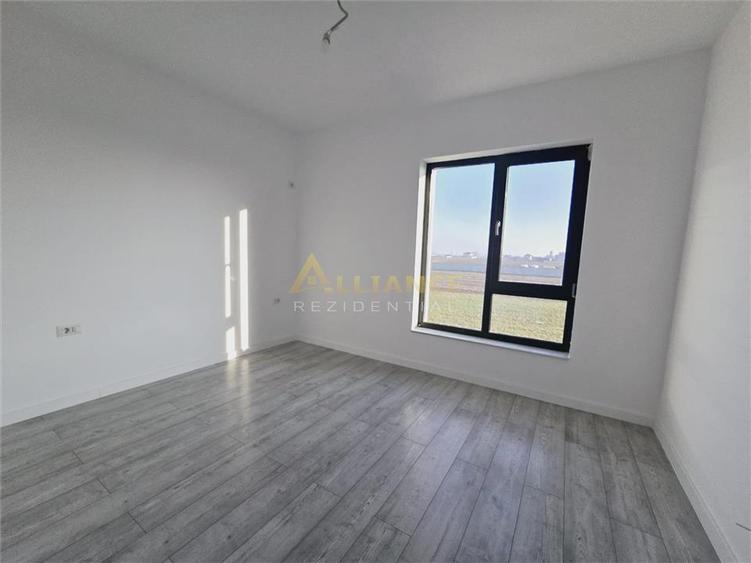 Vila individuala - 4 camere - 3 bai - beci - pod - 2 min de bulevardul principal - 6