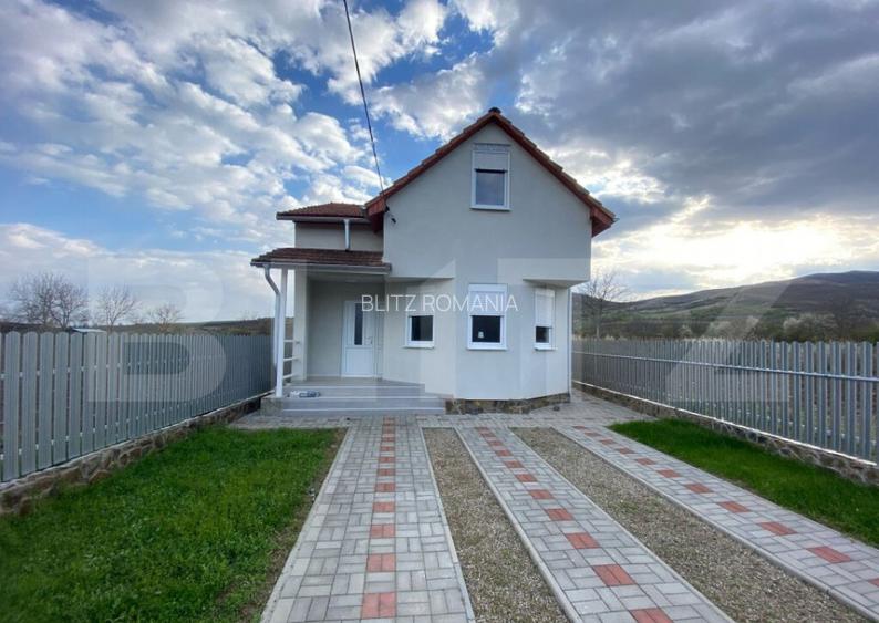 Casa de vanzare, cu 3 camere, 106 mp +2800 mp teren, zona B