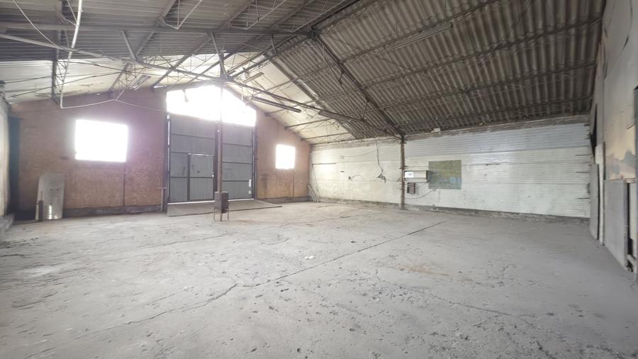 Spațiu industrial, de 221 mp, în Cadaș