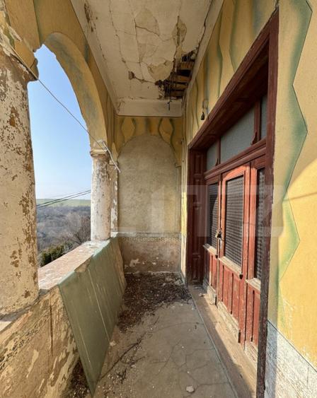 Conac cu teren intravilan 8759 mp, priveliste panoramica, Ci - 15