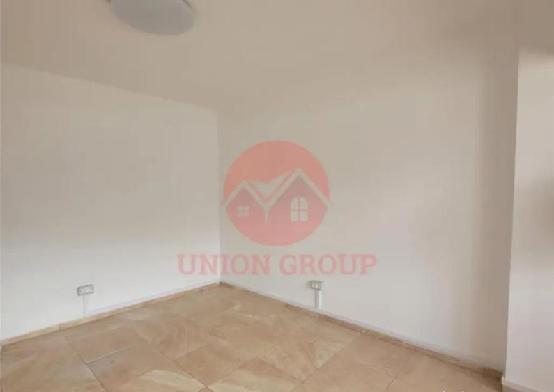Spatiu Comercial 4 Camere, Parter, Acces Stradal, Zona Casa - 2