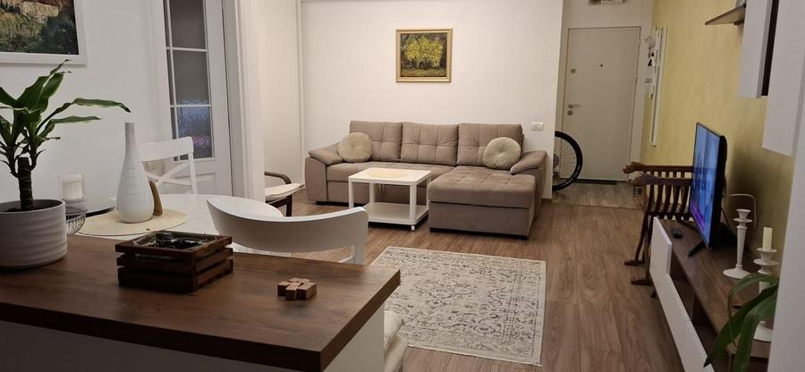 GARSONIERA - TOMIS III - 2