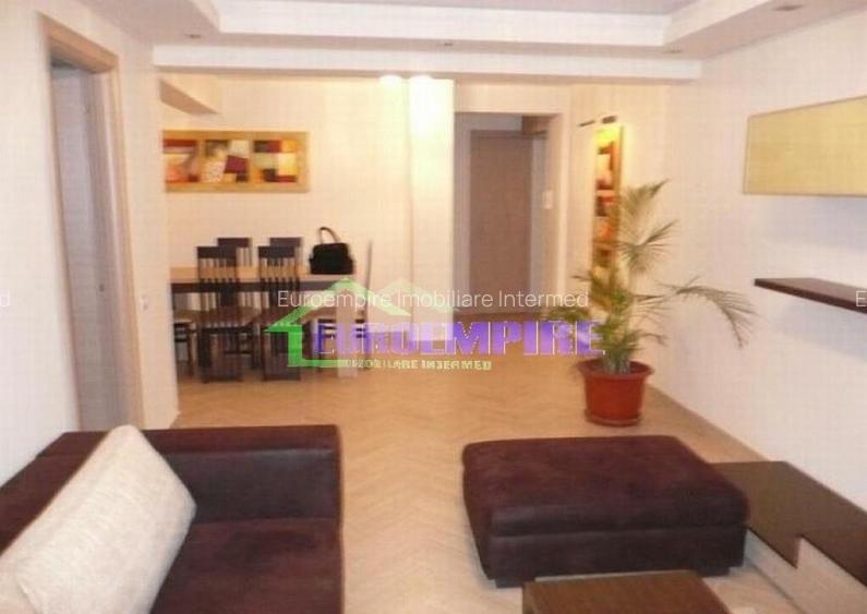 Apartament 3 camere de inchiriat in centrul Constan?ei