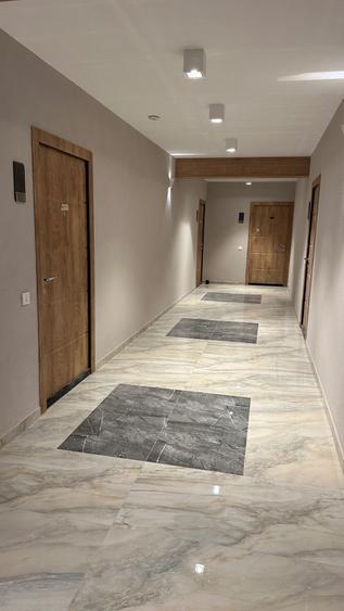 Apartament 3 camere,90,2 mp,cetaj 1,balcon mare, parcare inclusa - 2