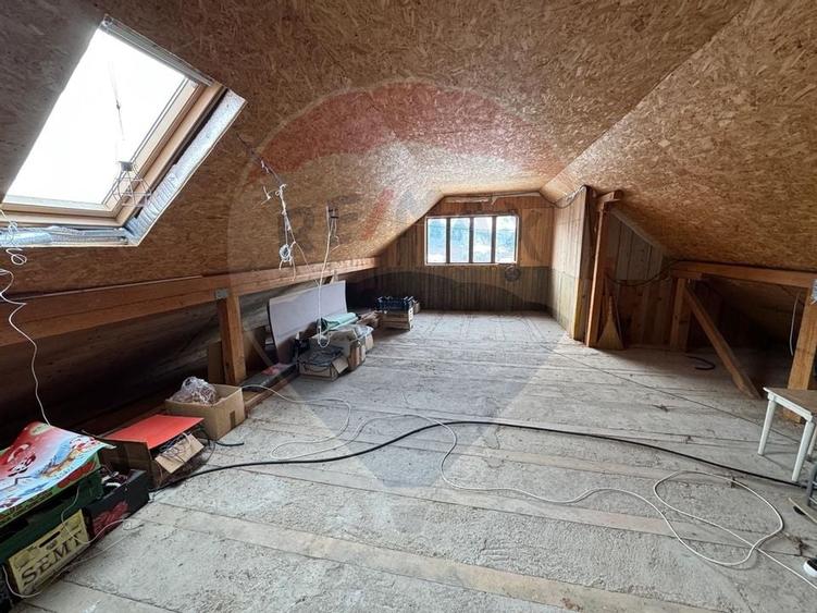 Casă / Vilă cu 6 camere de vânzare în zona Darmanesti - 51