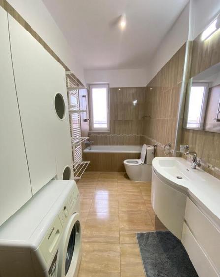 Apartament 3 camere, zona Intim, bloc Bermo - 6