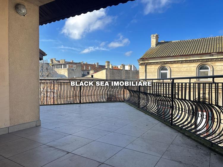 Vila 7 camere D+P+1+M - 2 Garaje - 50m de plaja - Zona centrala - 2