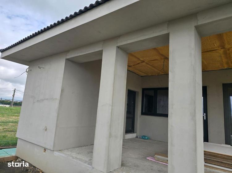 Casa de vanzare cu 3 camere , 220 mp - 1