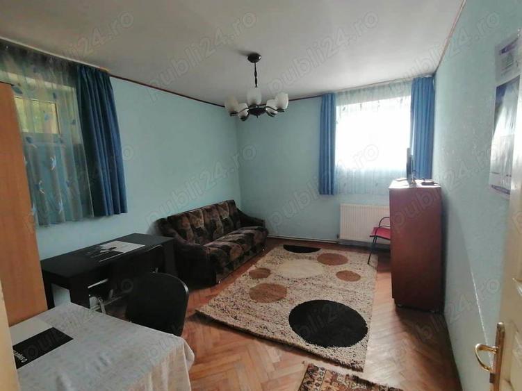 Apartament in centru, decomandat, mobilat, demisol inalt langa Banca Transilvania - 2