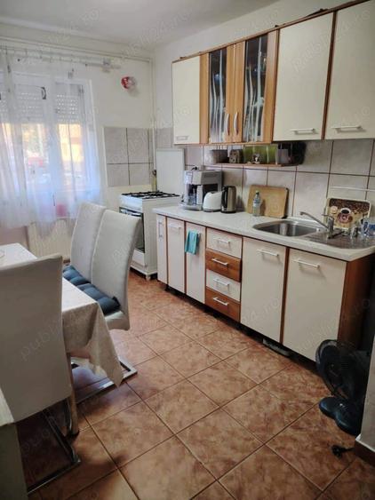Vand urgent apartament cu 2 camere foarte central - 6