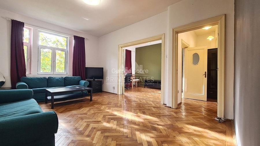 Vanzare apartament 3 camere Piata Unirii parcare in curtea interioara