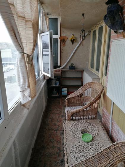 Apartament cu 3 camere decomandat în Caracal