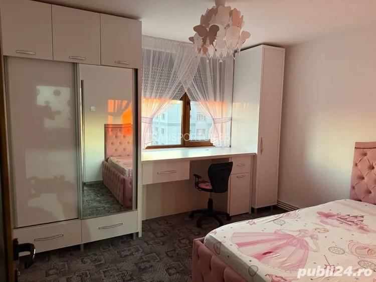 De inchiriat apartament cu 3 camere zona centrala De inchiriat apartament cu 3 camere zona centrala