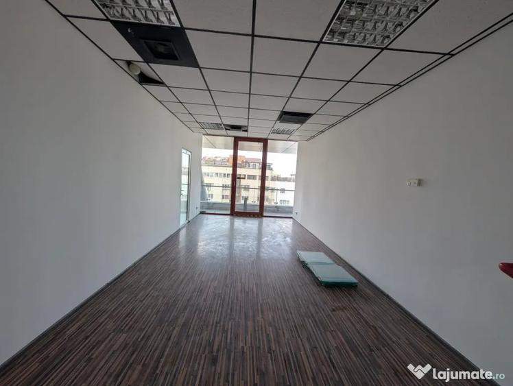 Spațiu comercial, de 40 mp, în Central